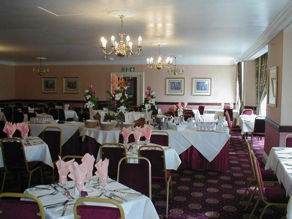 Glen Usk Hotel Llandrindod Wells Exterior photo