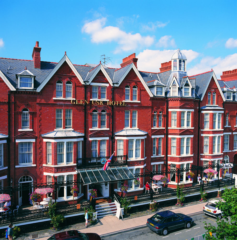 Glen Usk Hotel Llandrindod Wells Exterior photo